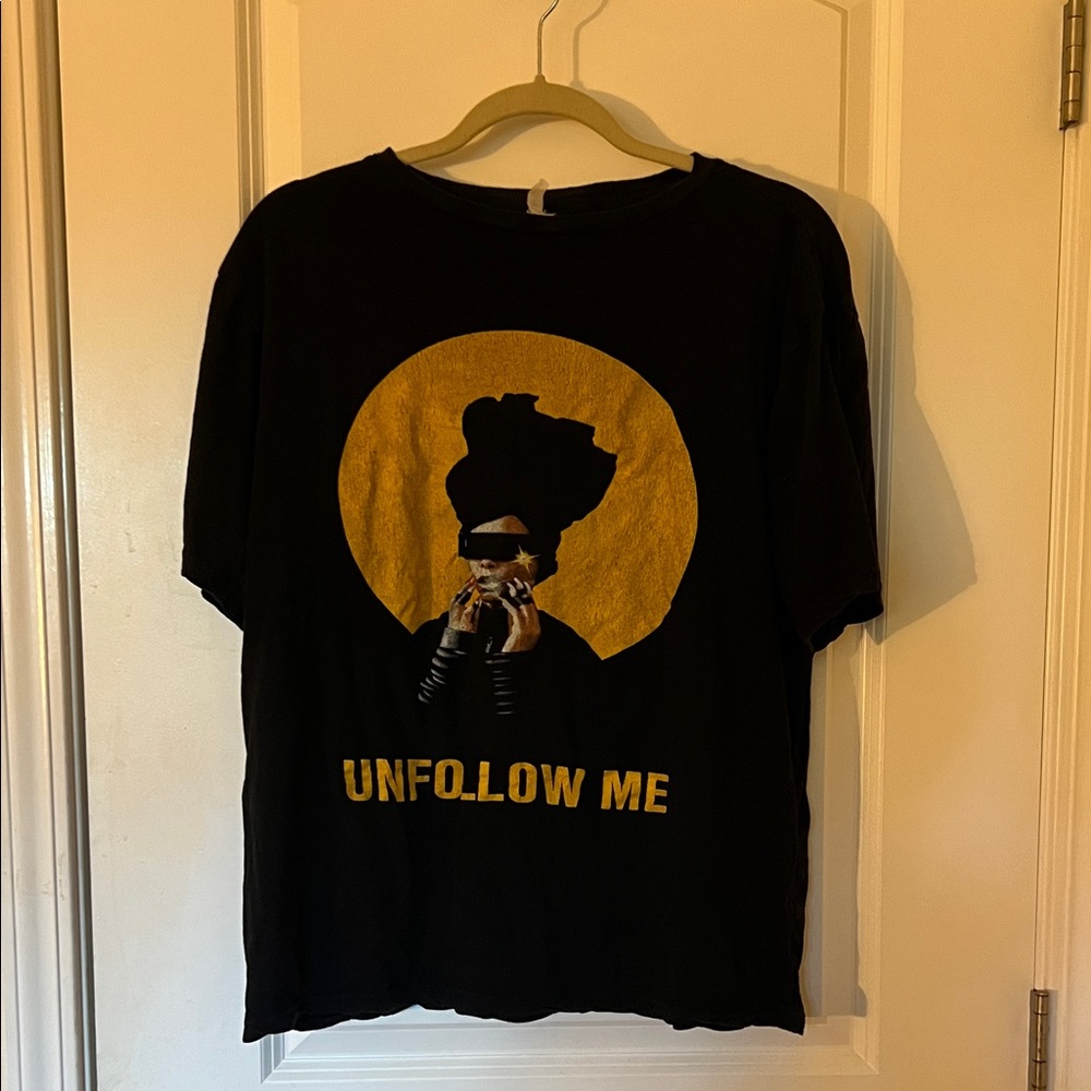 Rare 2023 Erykah Badu Concert Black Graphic Tee with Yellow Design